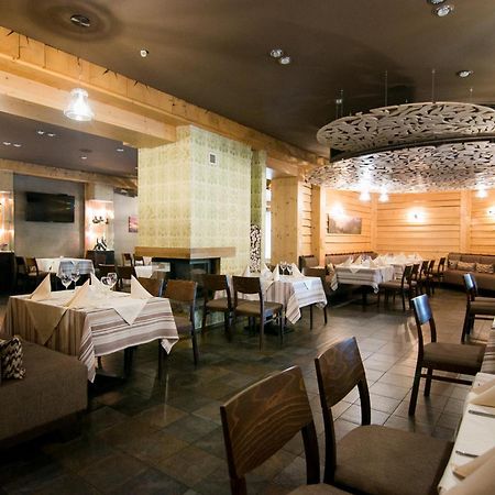 Optima Collection Park Hotel Ivano-Frankivsk Ngoại thất bức ảnh
