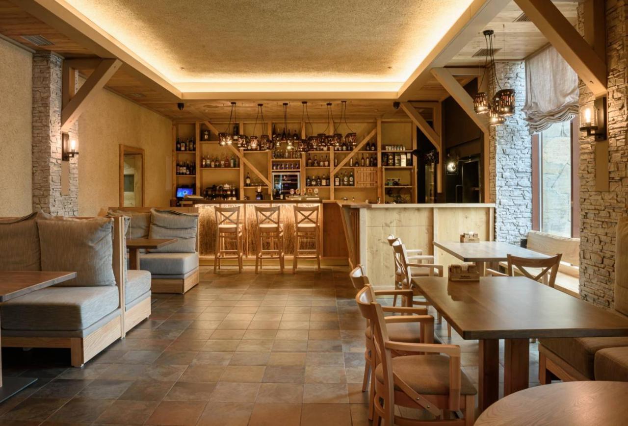 Optima Collection Park Hotel Ivano-Frankivsk Ngoại thất bức ảnh