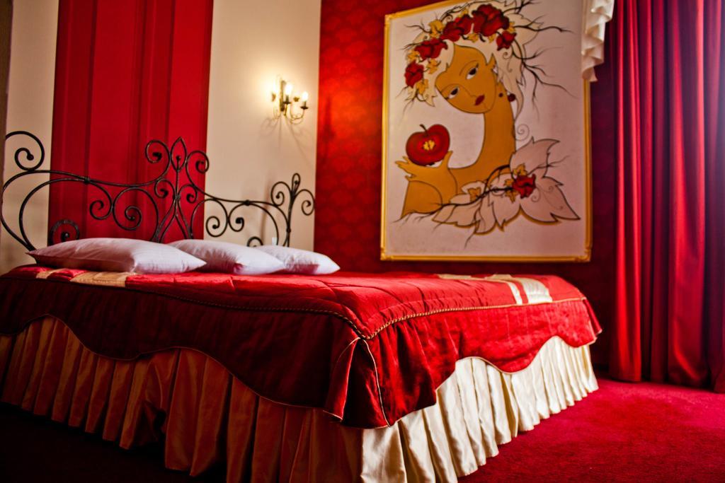 Optima Collection Park Hotel Ivano-Frankivsk Ngoại thất bức ảnh