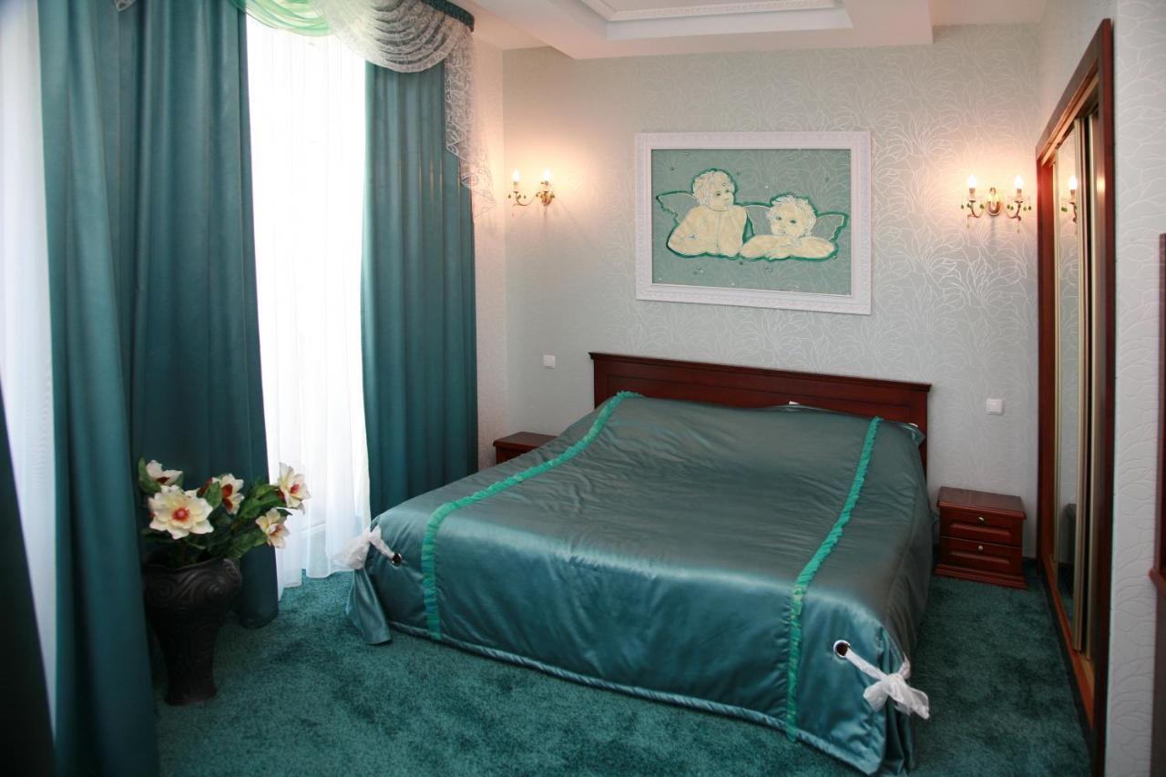 Optima Collection Park Hotel Ivano-Frankivsk Ngoại thất bức ảnh