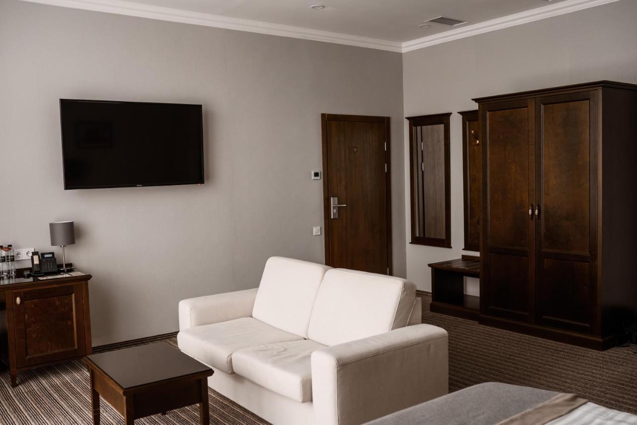 Optima Collection Park Hotel Ivano-Frankivsk Ngoại thất bức ảnh