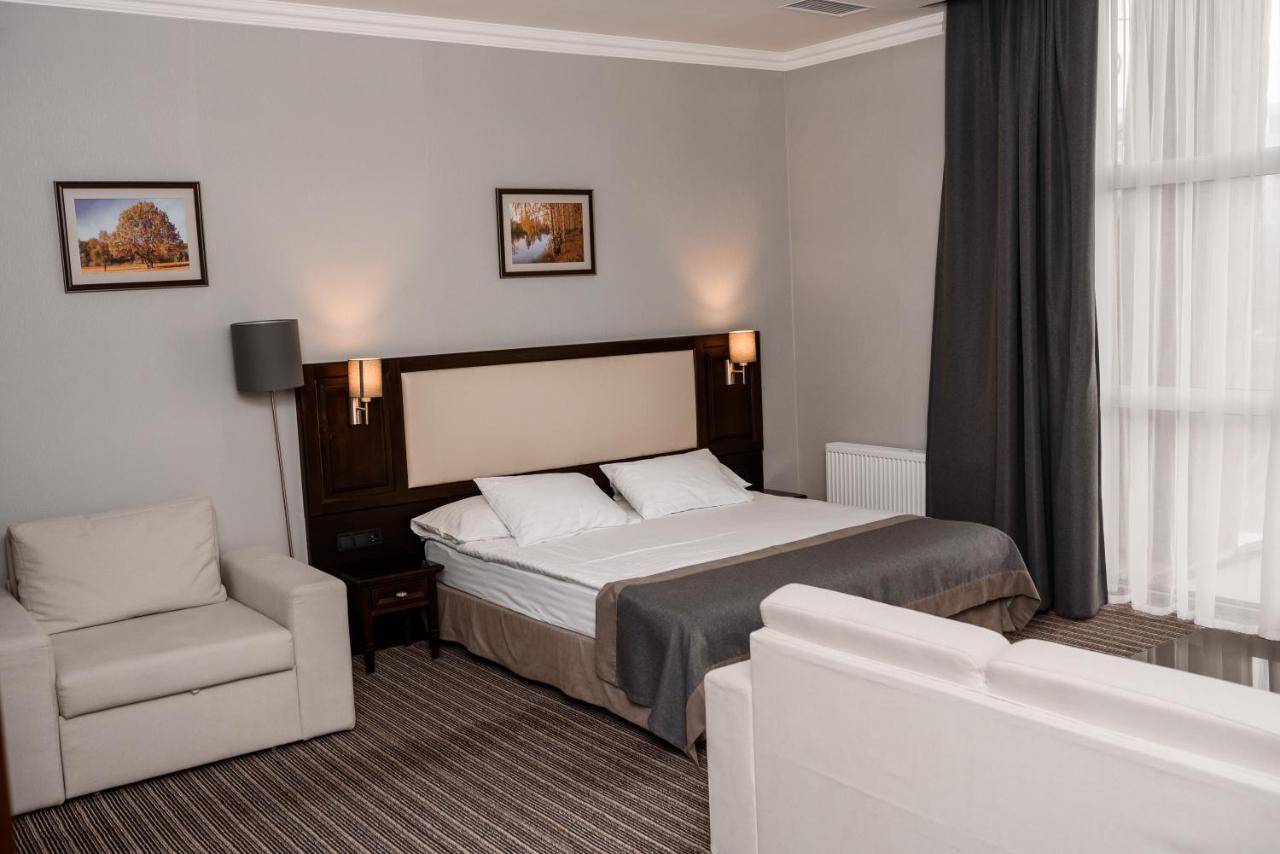 Optima Collection Park Hotel Ivano-Frankivsk Ngoại thất bức ảnh