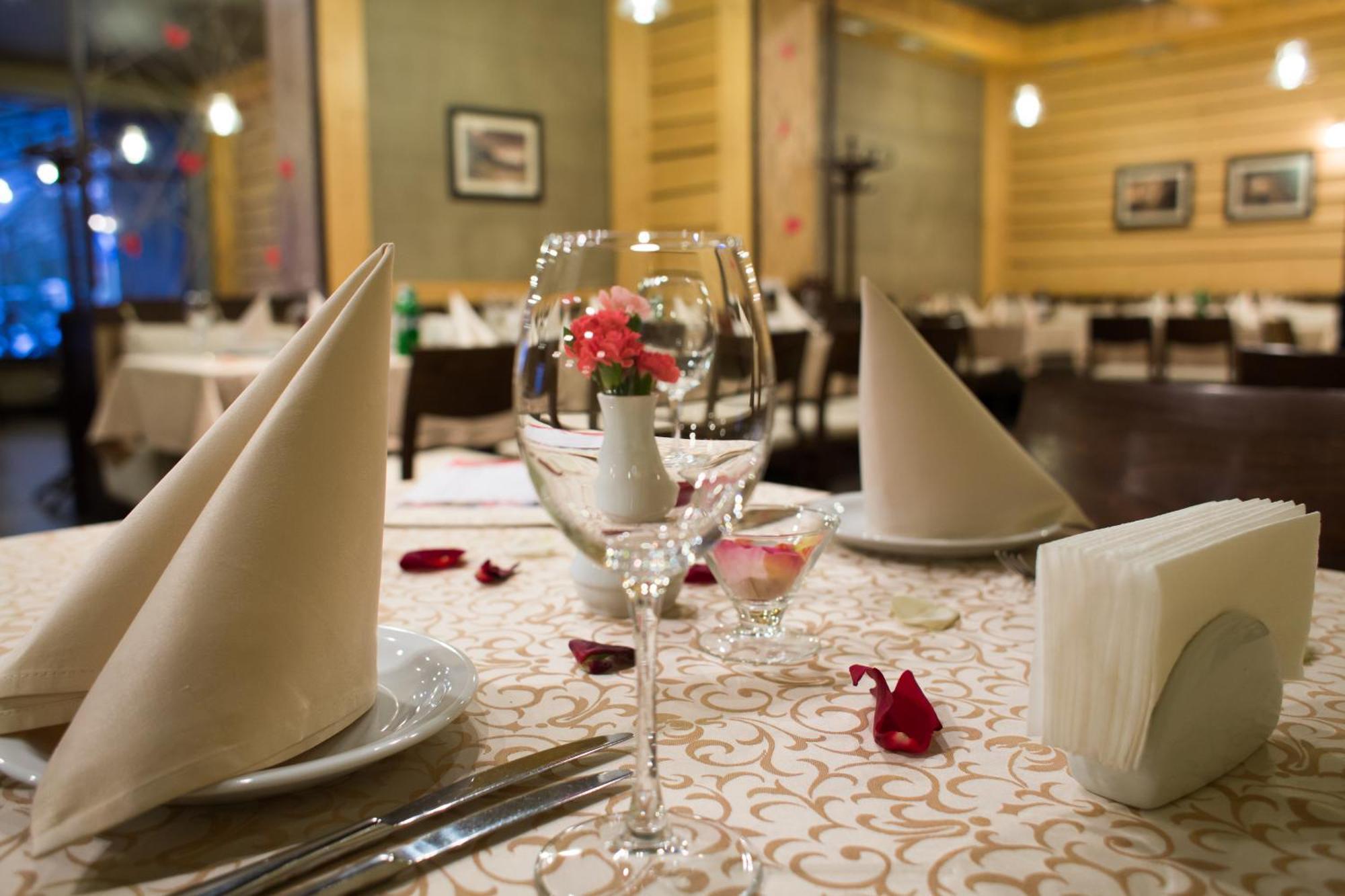 Optima Collection Park Hotel Ivano-Frankivsk Ngoại thất bức ảnh