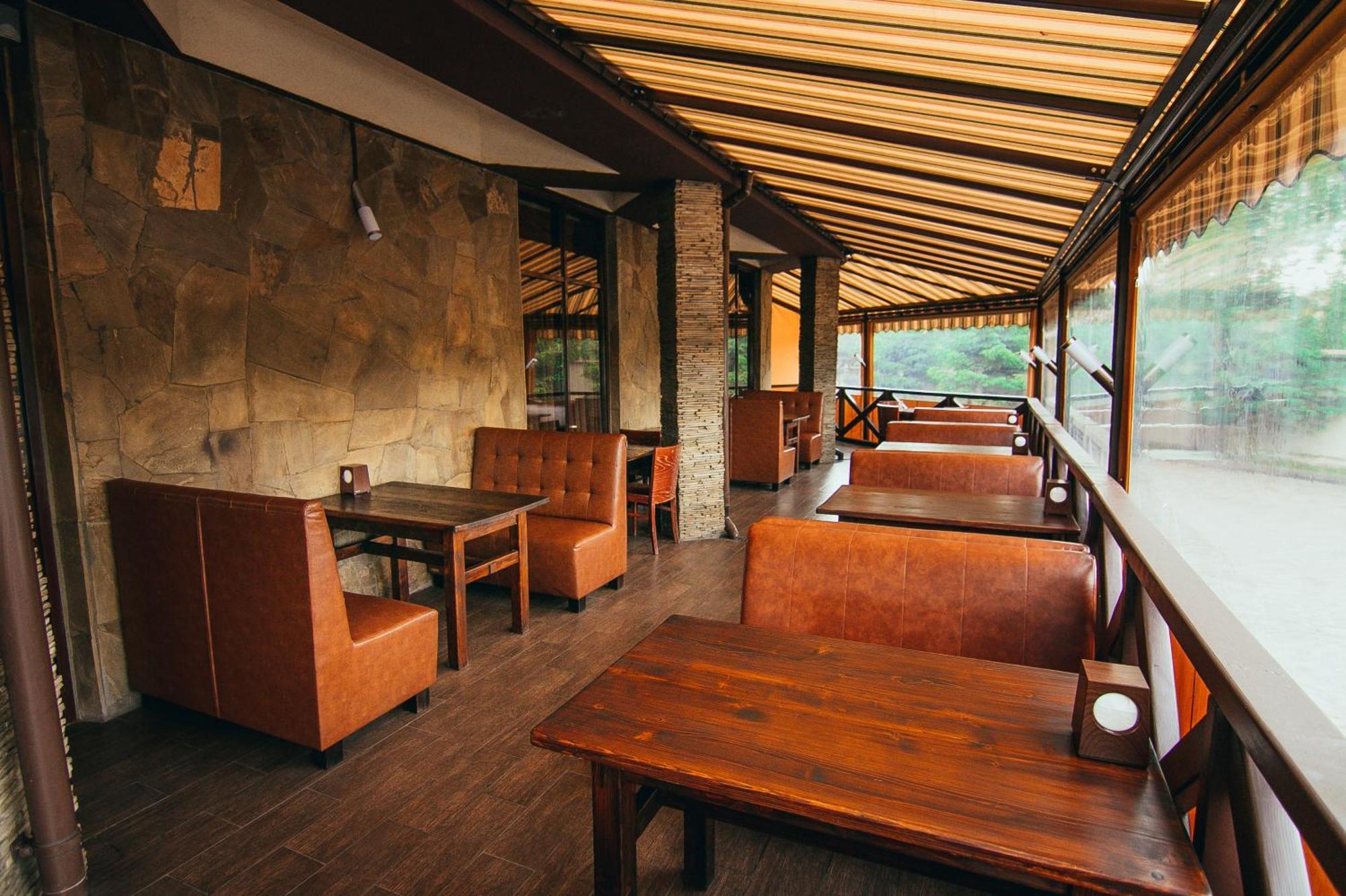 Optima Collection Park Hotel Ivano-Frankivsk Ngoại thất bức ảnh