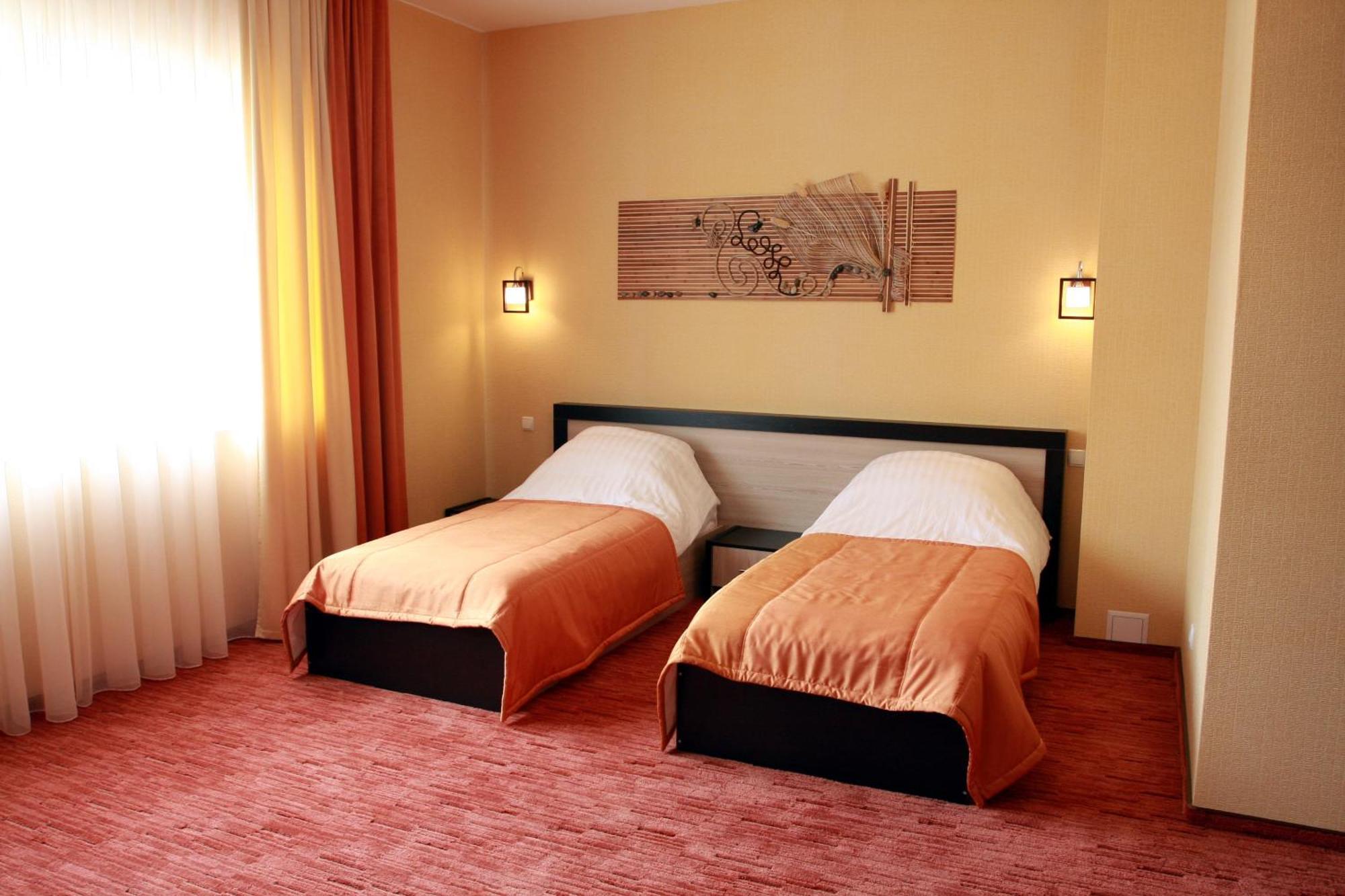 Optima Collection Park Hotel Ivano-Frankivsk Phòng bức ảnh