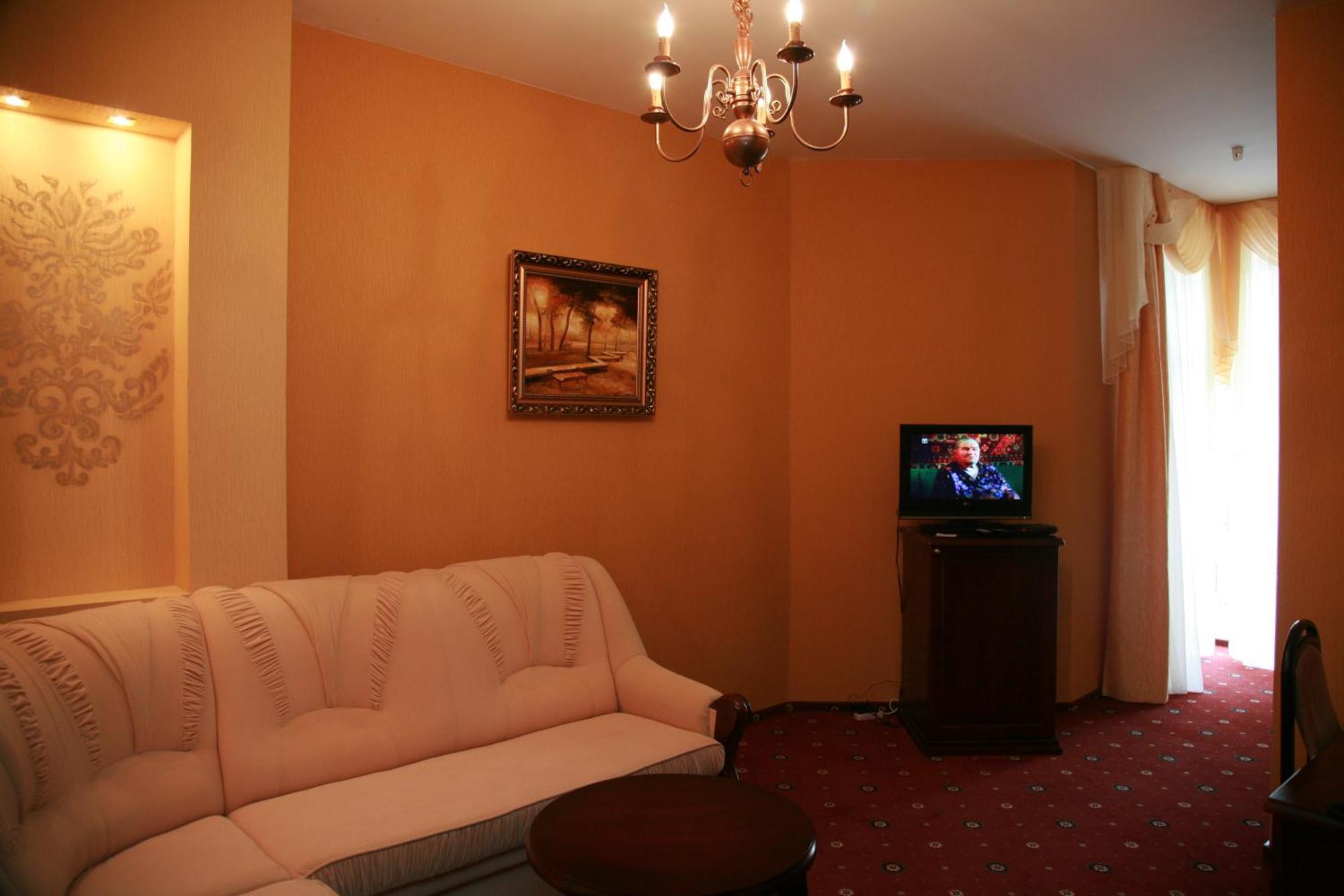 Optima Collection Park Hotel Ivano-Frankivsk Phòng bức ảnh