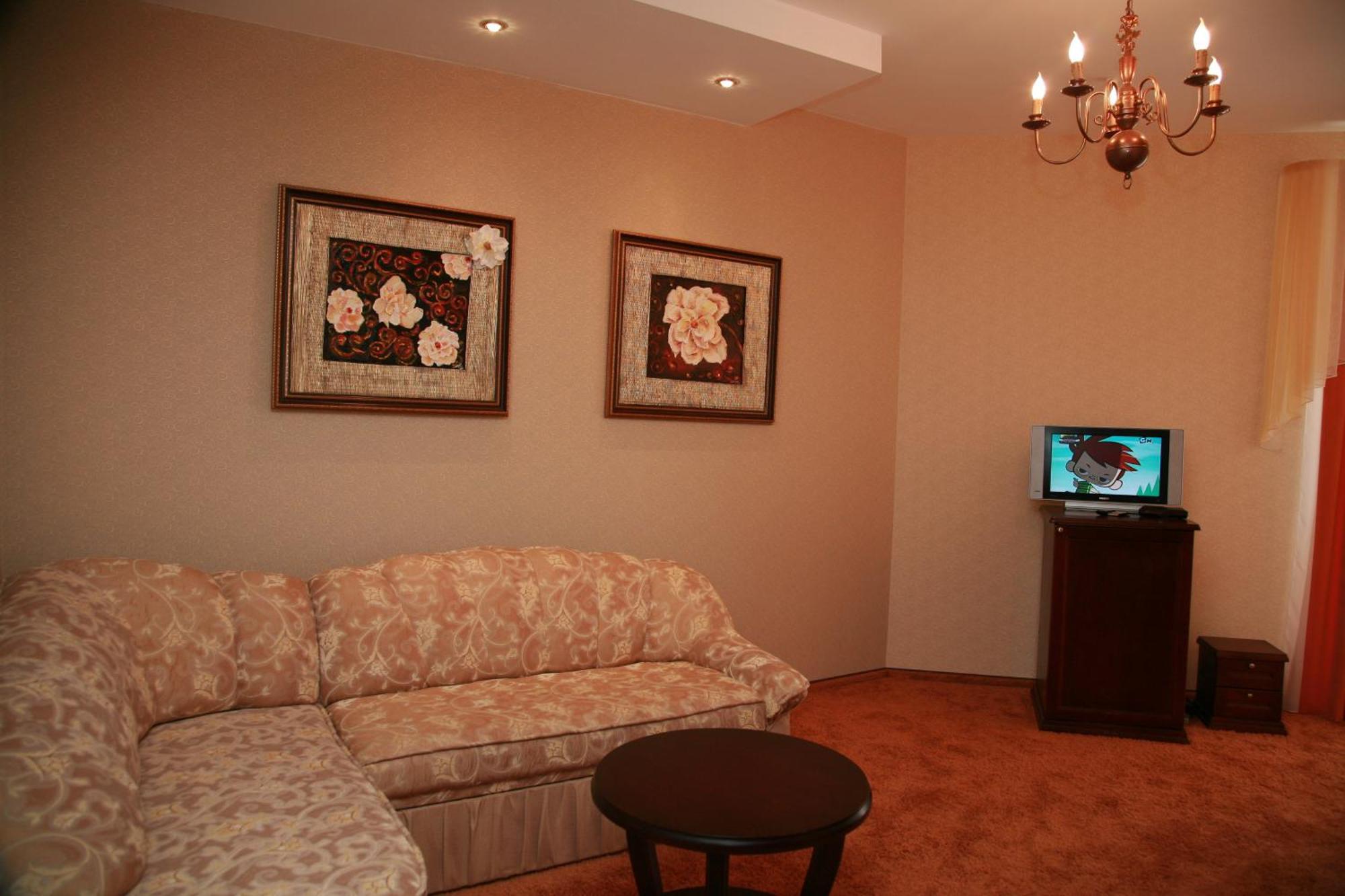 Optima Collection Park Hotel Ivano-Frankivsk Phòng bức ảnh