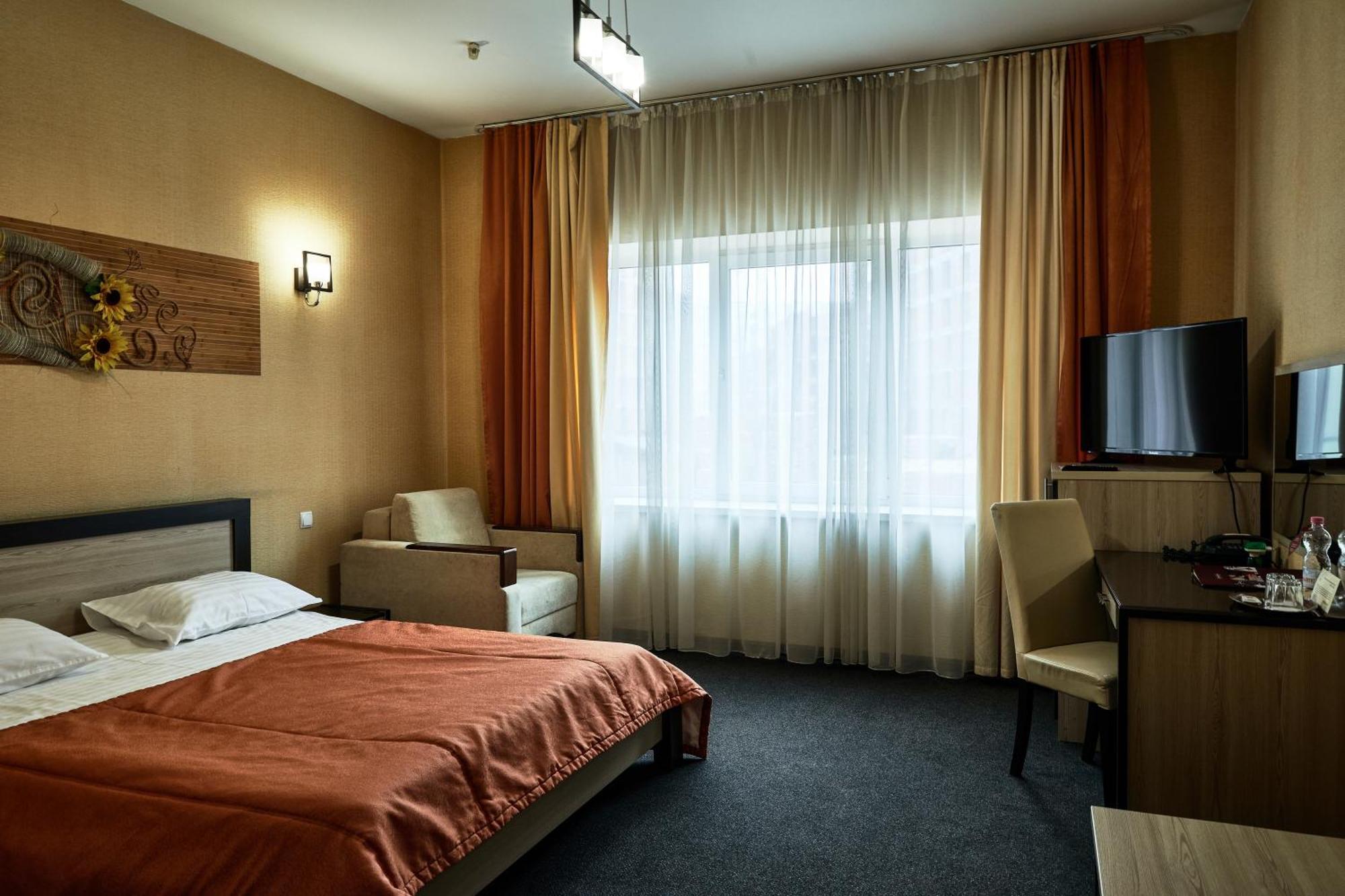 Optima Collection Park Hotel Ivano-Frankivsk Phòng bức ảnh