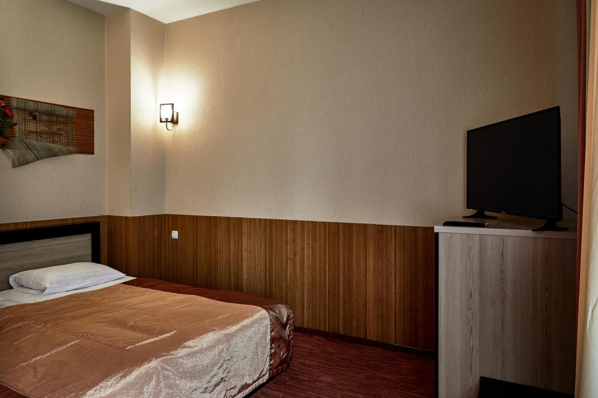 Optima Collection Park Hotel Ivano-Frankivsk Phòng bức ảnh