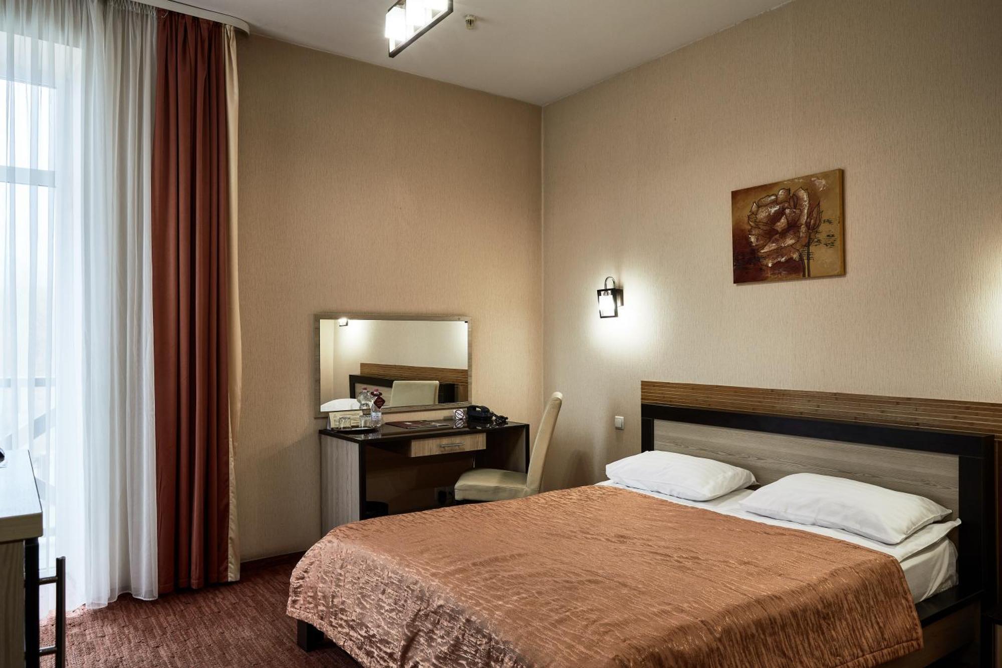 Optima Collection Park Hotel Ivano-Frankivsk Phòng bức ảnh