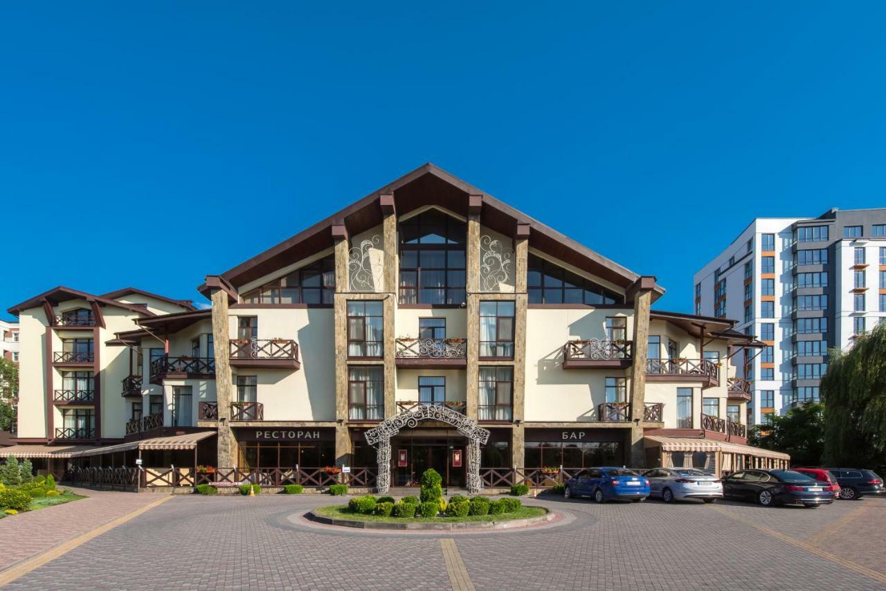 Optima Collection Park Hotel Ivano-Frankivsk Ngoại thất bức ảnh