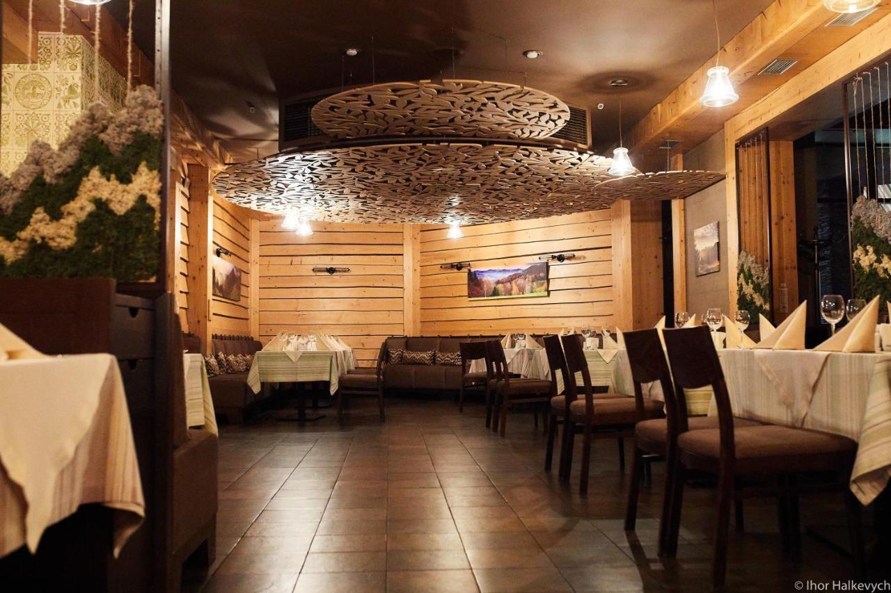 Optima Collection Park Hotel Ivano-Frankivsk Ngoại thất bức ảnh