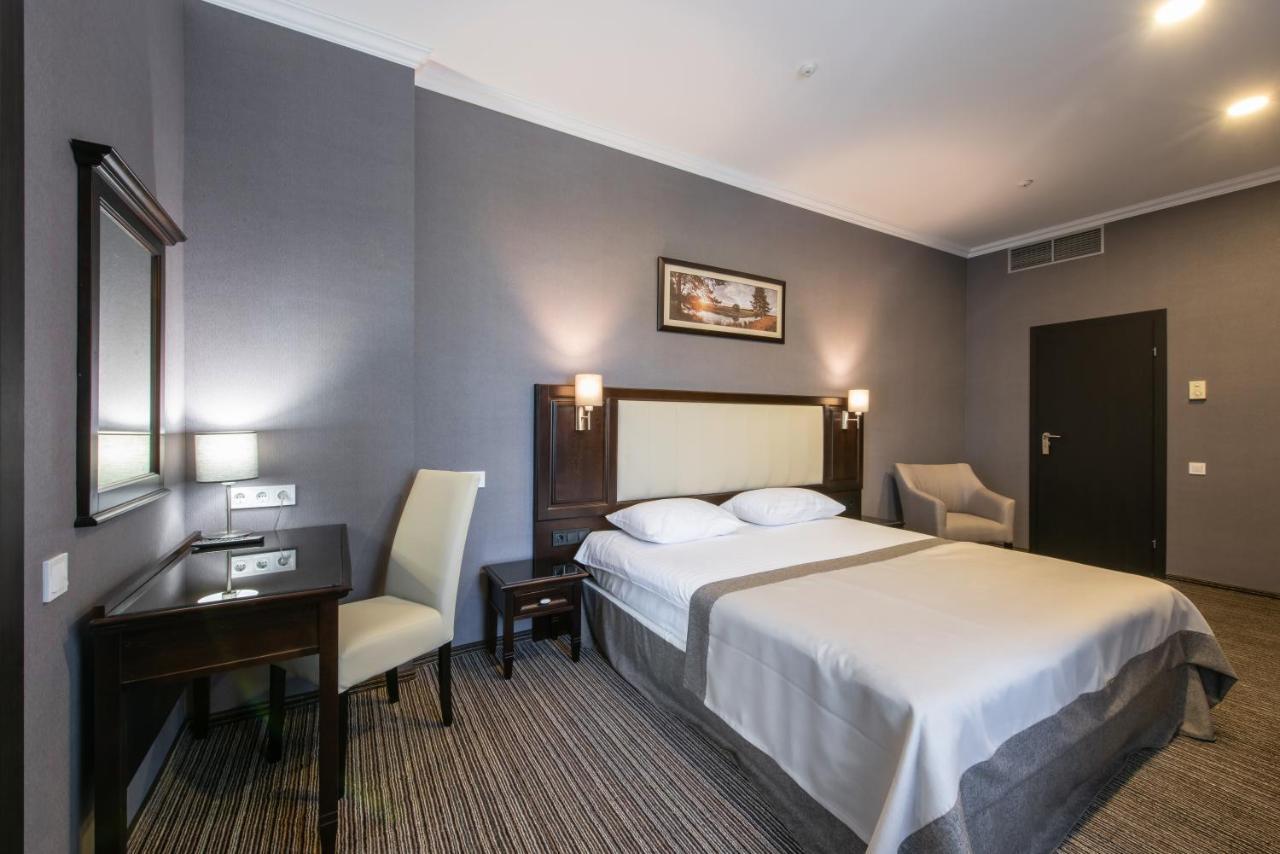 Optima Collection Park Hotel Ivano-Frankivsk Ngoại thất bức ảnh