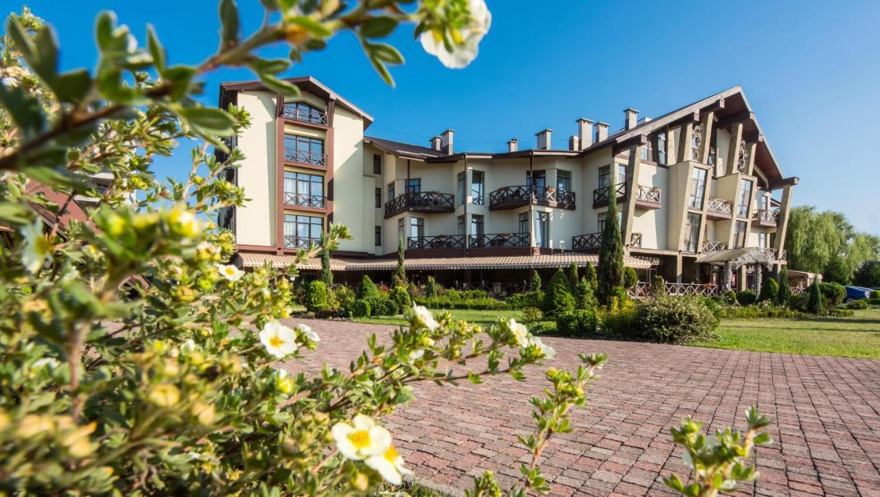 Optima Collection Park Hotel Ivano-Frankivsk Ngoại thất bức ảnh