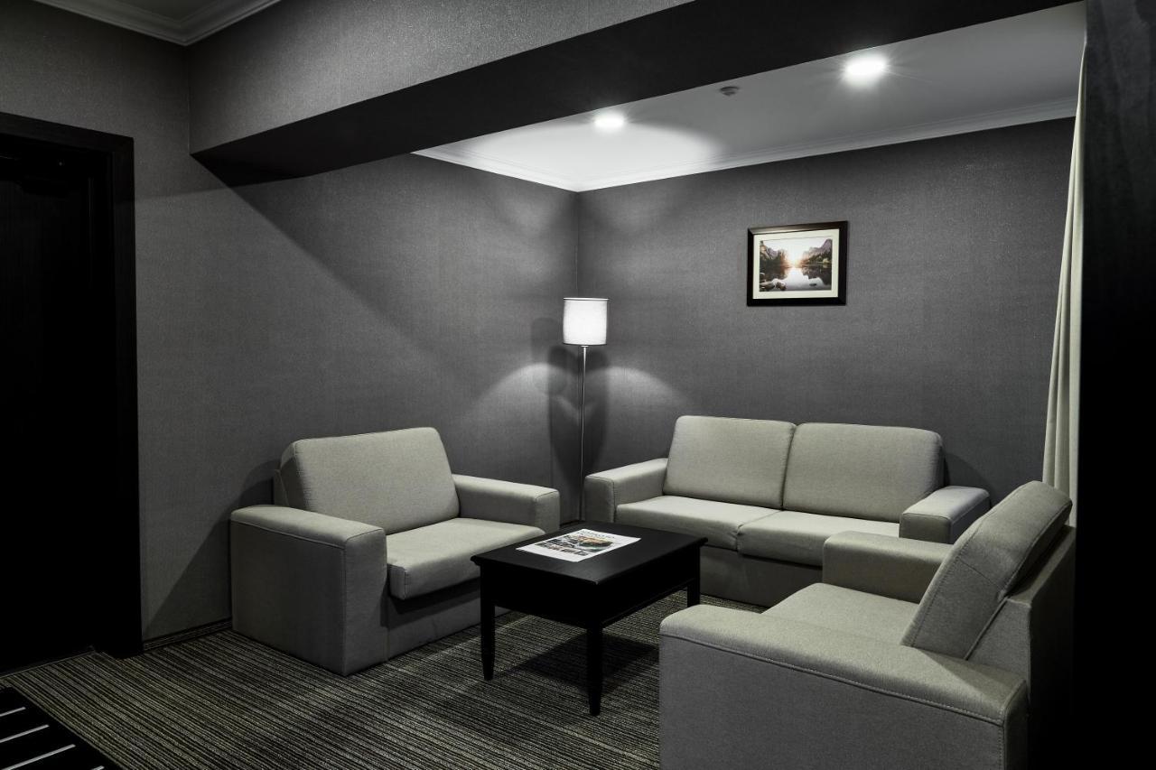 Optima Collection Park Hotel Ivano-Frankivsk Ngoại thất bức ảnh