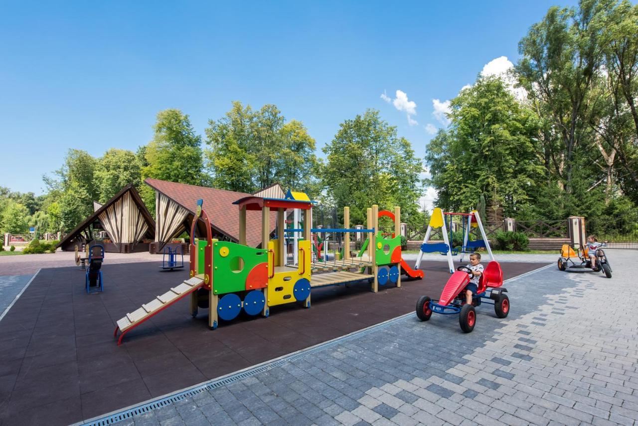 Optima Collection Park Hotel Ivano-Frankivsk Ngoại thất bức ảnh