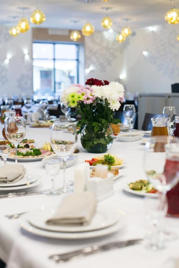 Optima Collection Park Hotel Ivano-Frankivsk Ngoại thất bức ảnh